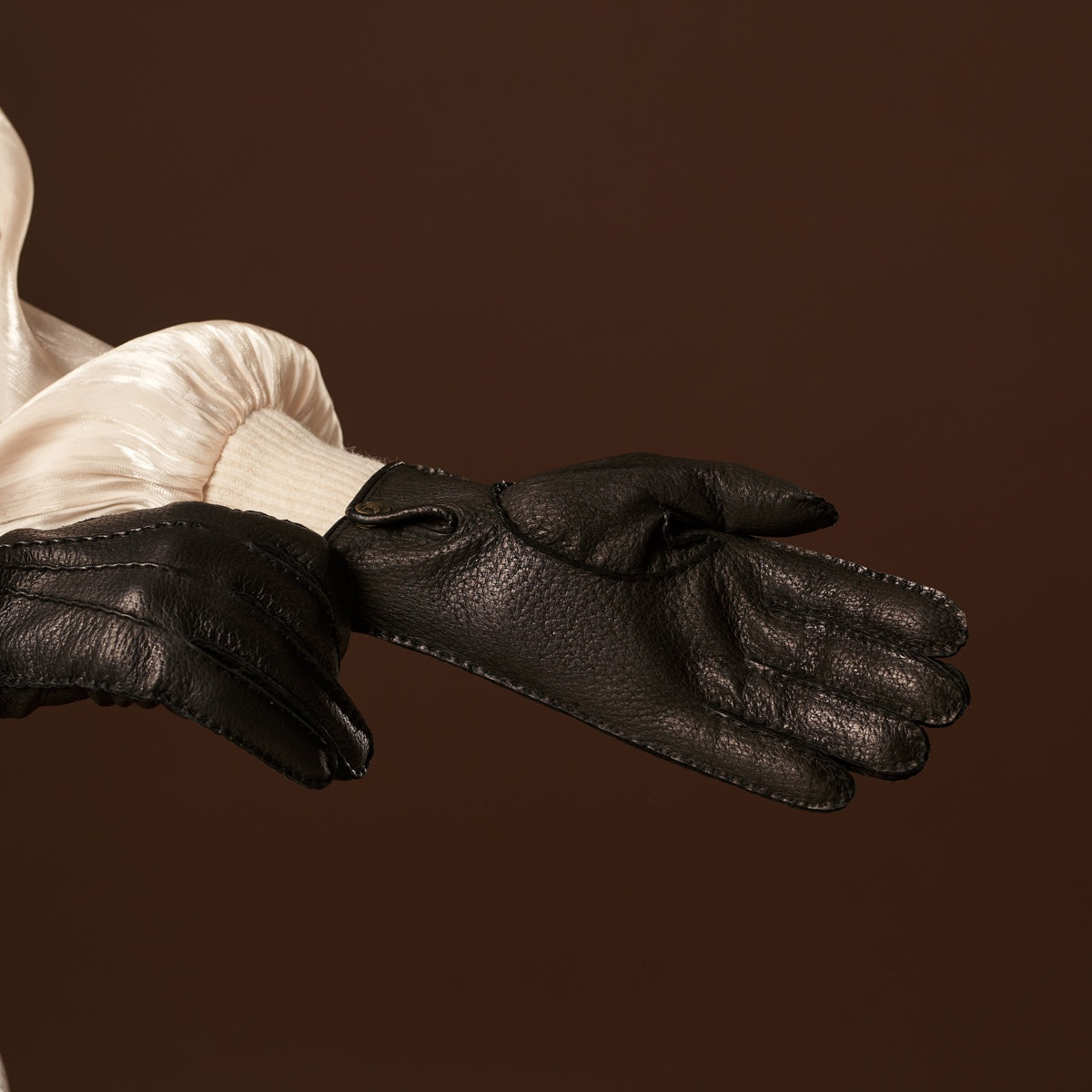 Arianna (black) – Luxurious Italian peccary leather gloves with cashmere lining - Bellanzari - Luxury Leather Gloves - Handmade in Italy - 9