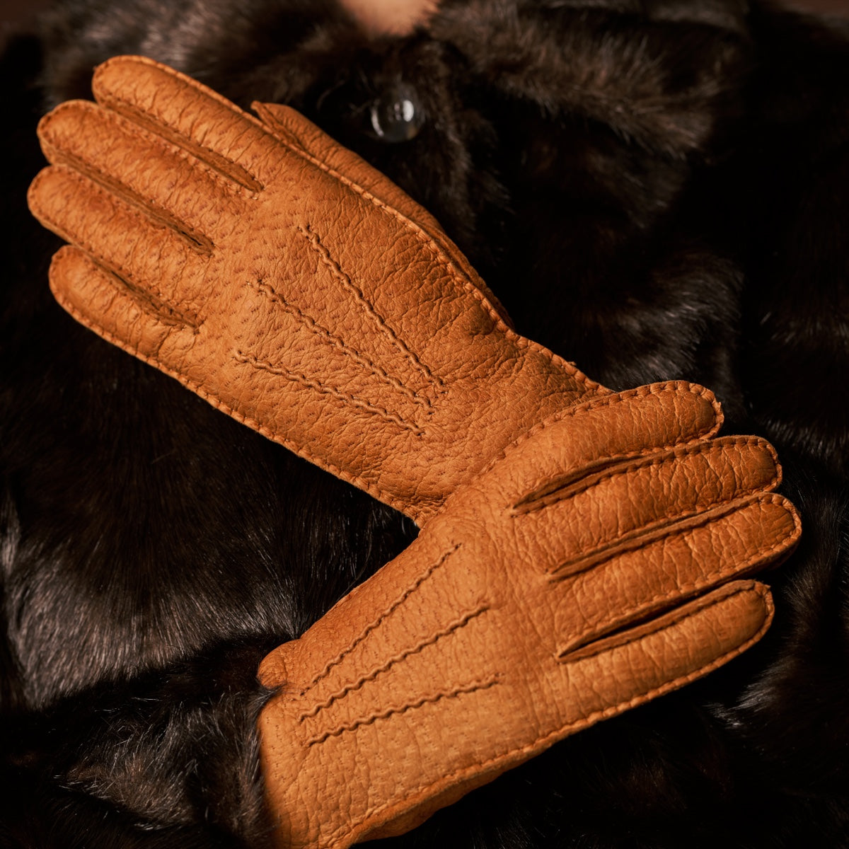 Arianna (brown) – Luxurious Italian peccary leather gloves with cashmere lining - Bellanzari - Luxury Leather Gloves - Handmade in Italy - 9