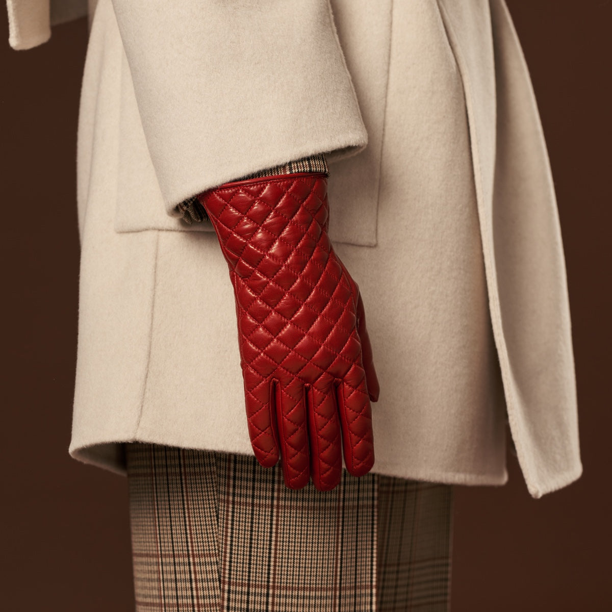 Aurora (red) - classic Italian lambskin leather gloves with cashmere lining and checkered pattern - Bellanzari - Luxury Leather Gloves - Handmade in Italy - 7