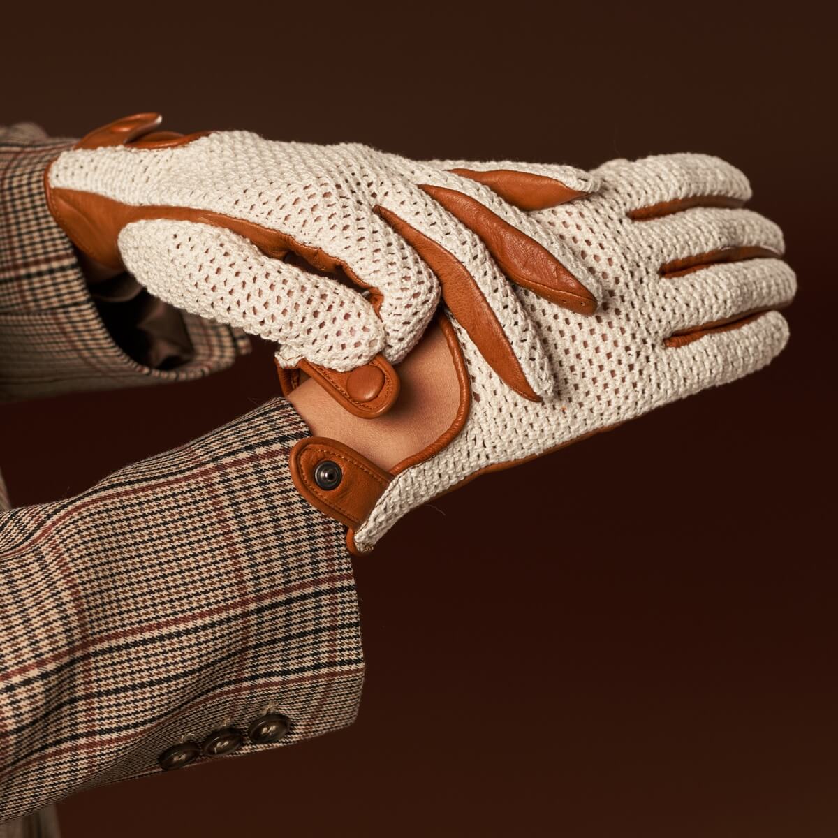 Bianca (cognac) - Hand-sewn Italian crochet driving gloves from lambskin leather - Bellanzari - Luxury Driving Gloves - Handmade in Italy - 5