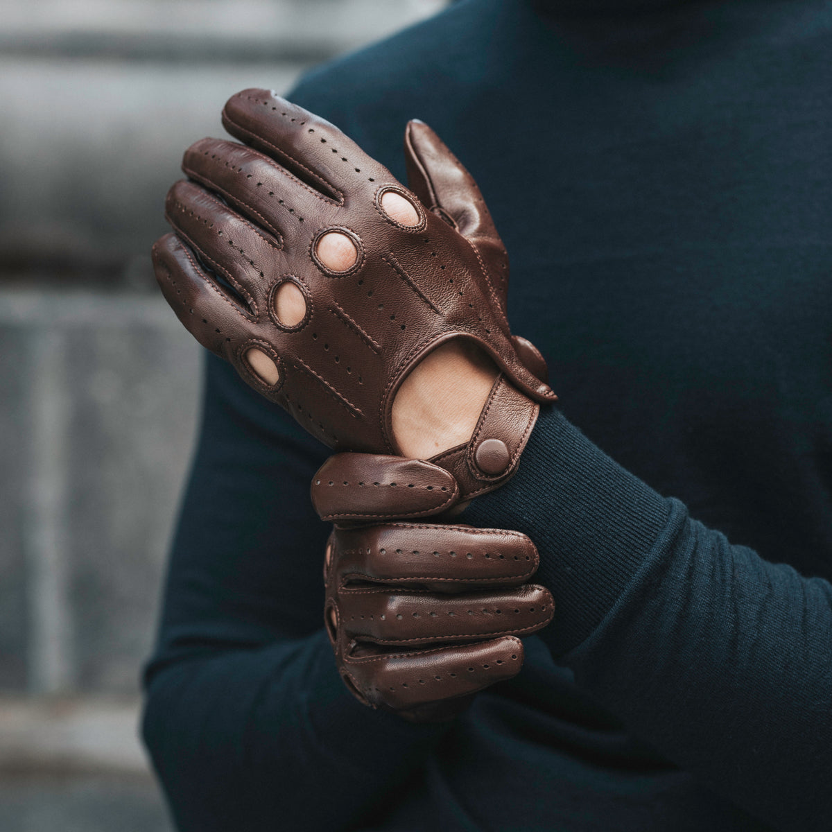 Fabio (brown) – Italian lambskin leather driving gloves for men - Bellanzari - Luxury Driving Gloves - Handmade in Italy - 5