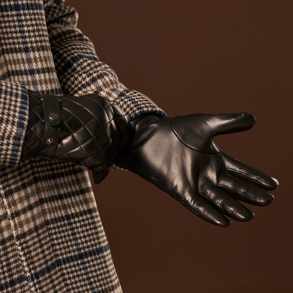 Gennaro (black) – Italian lambskin gloves with cashmere lining and checkered detail - Bellanzari - Luxury Leather Gloves - Handmade in Italy - 10