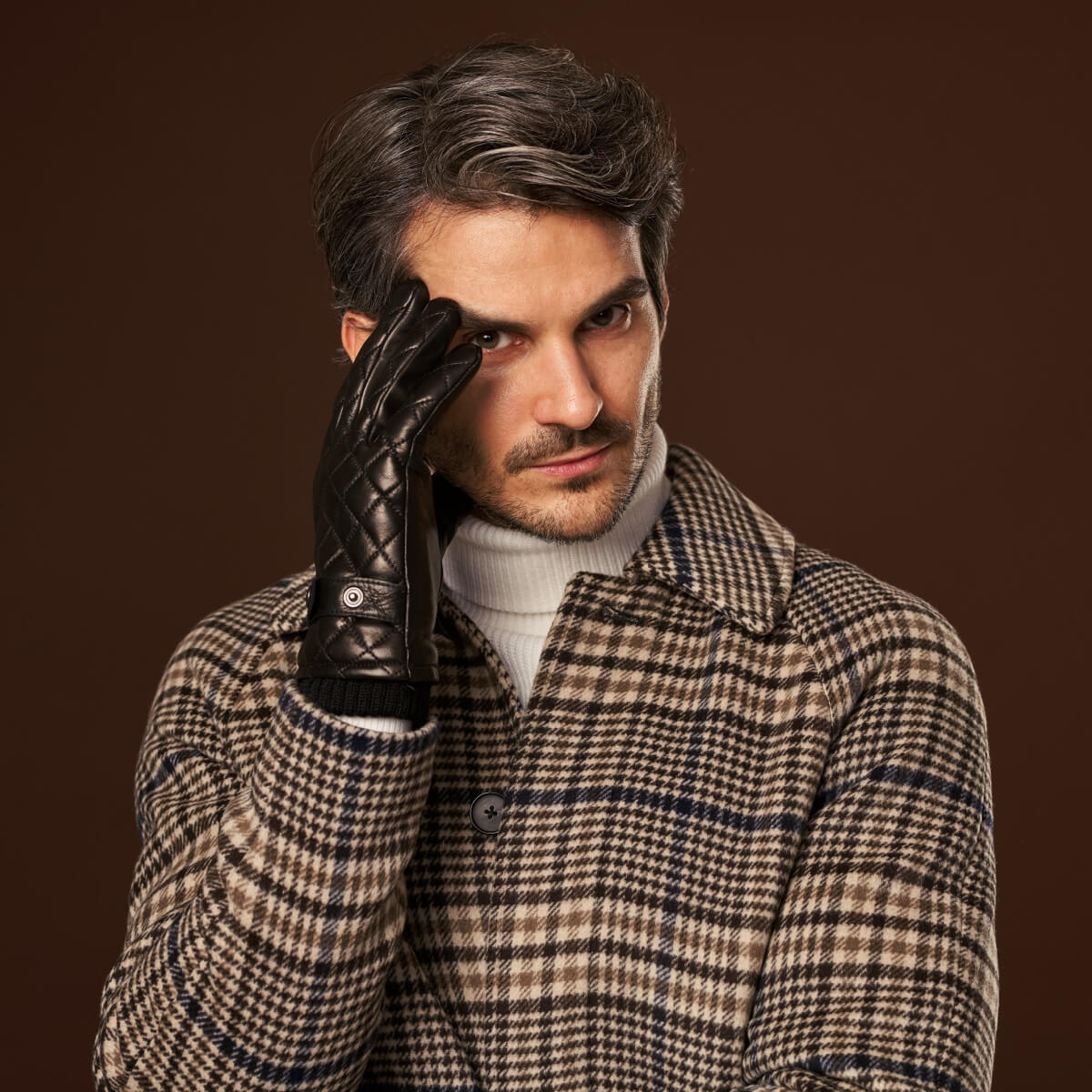 Gennaro (black) – Italian lambskin gloves with cashmere lining and checkered detail - Bellanzari - Luxury Leather Gloves - Handmade in Italy - 12