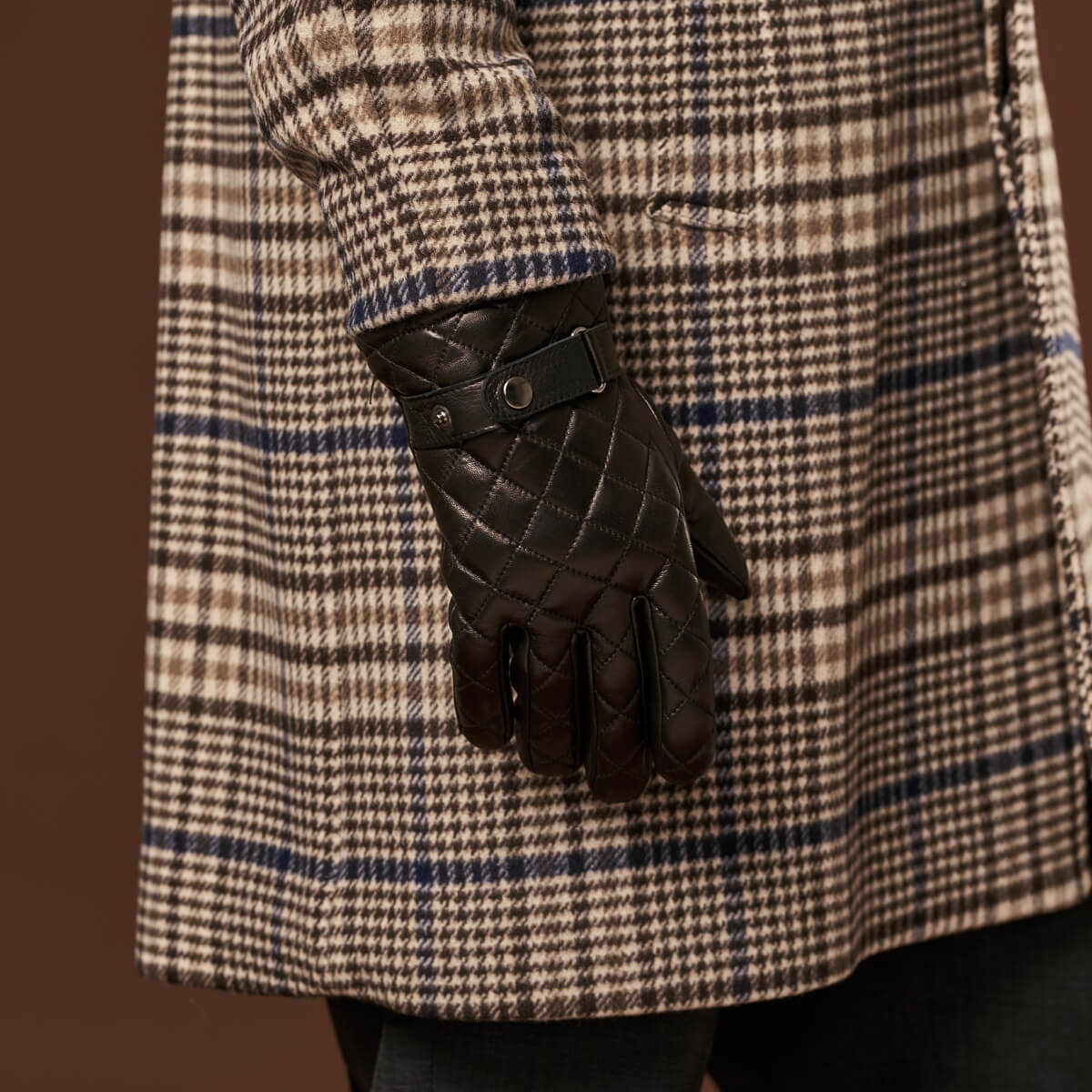 Gennaro (black) – Italian lambskin gloves with cashmere lining and checkered detail - Bellanzari - Luxury Leather Gloves - Handmade in Italy - 9