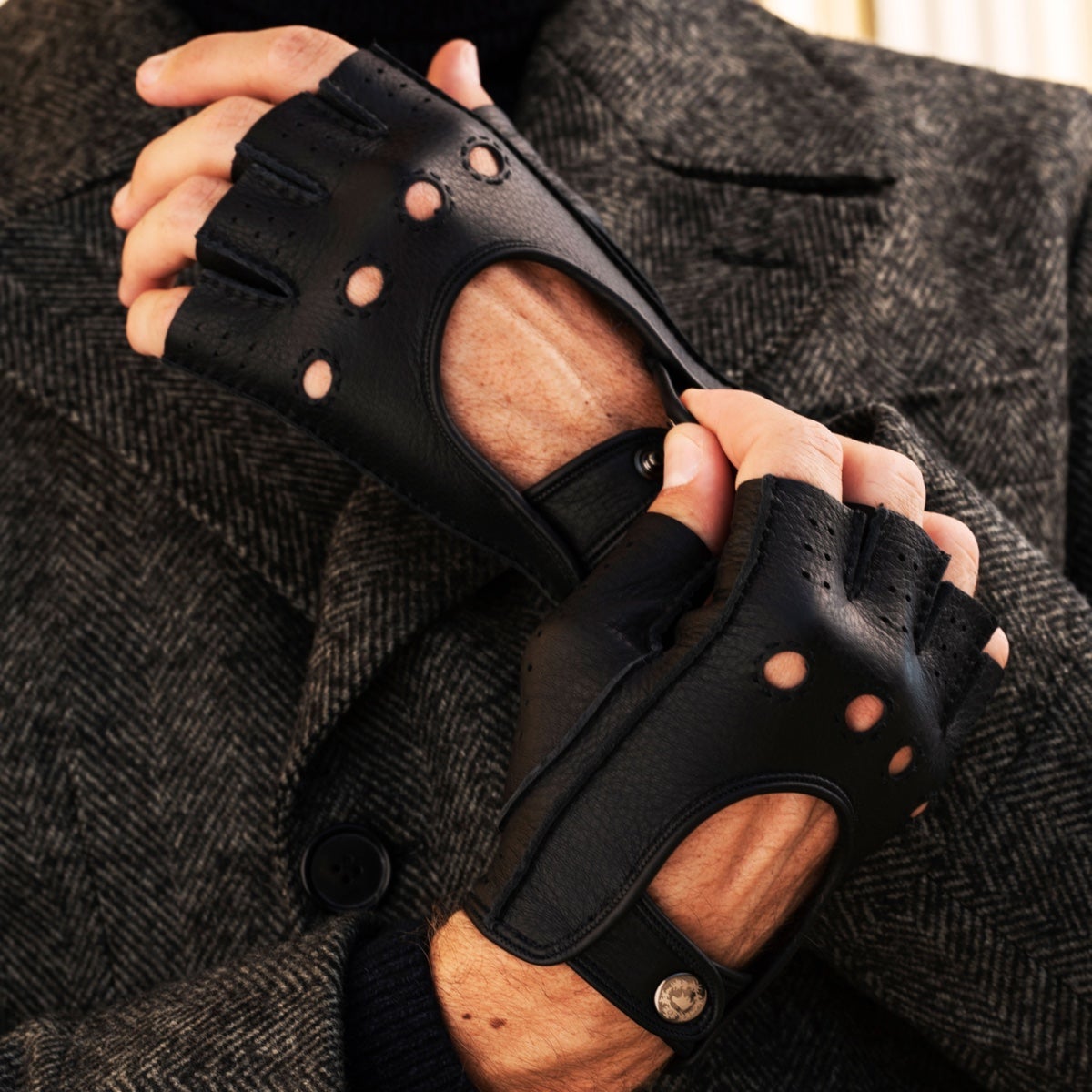 Lazzaro (black) – Fingerless Italian driving gloves made of American deerskin leather - Bellanzari - Luxury Driving Gloves - Handmade in Italy - 6