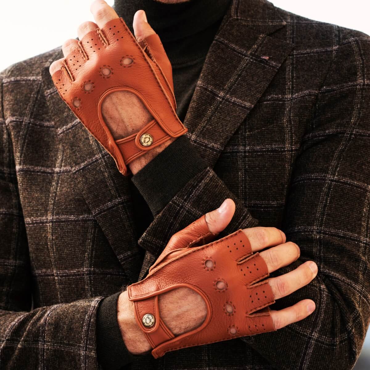 Lazzaro (brown) – Fingerless Italian driving gloves made of American deerskin leather - Bellanzari - Luxury Driving Gloves - Handmade in Italy - 4