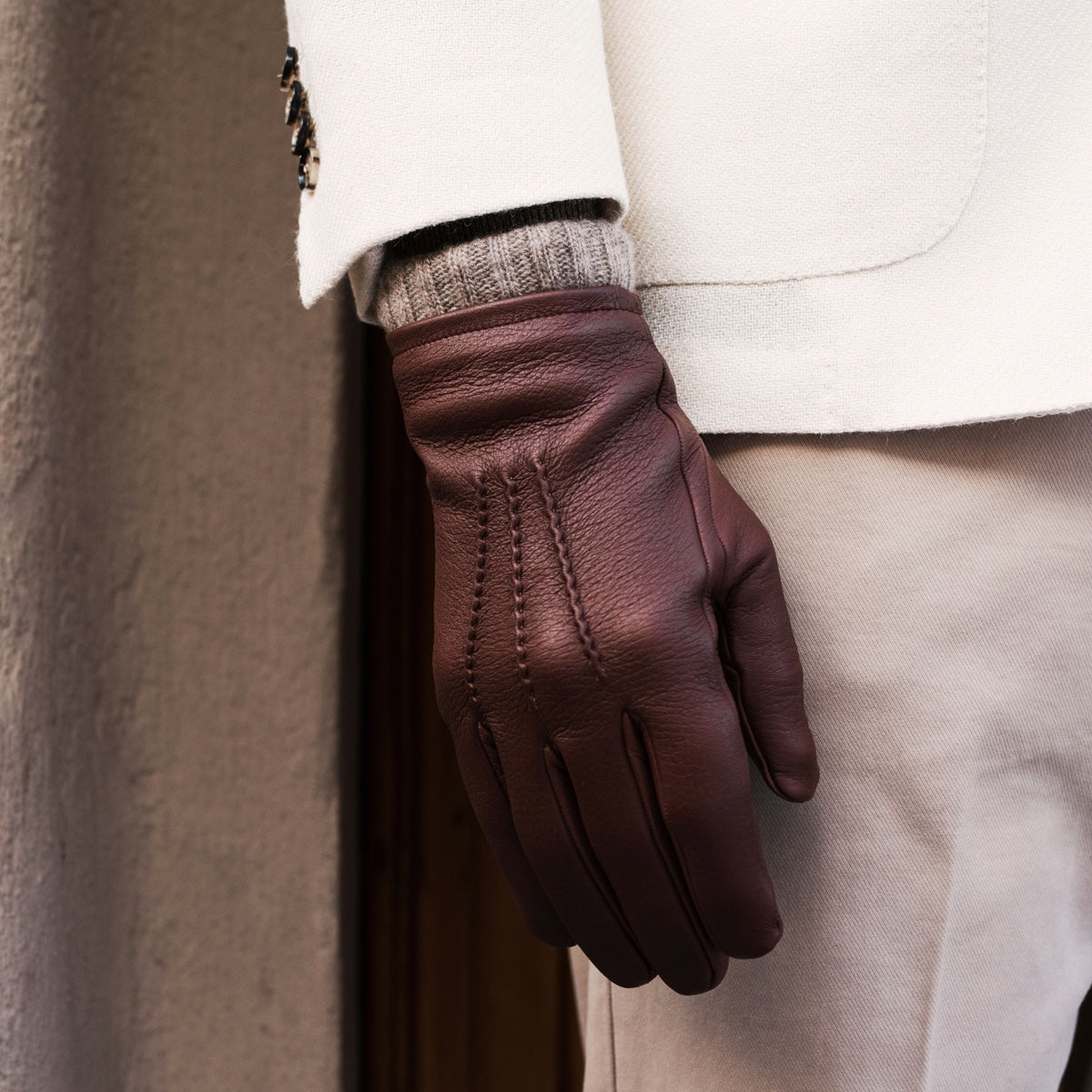 Leandro (brown) - Italian gloves made of American deerskin leather with cashmere lining - Fratelli Orsini - Luxury Leather Gloves - Handmade in Italy - 8