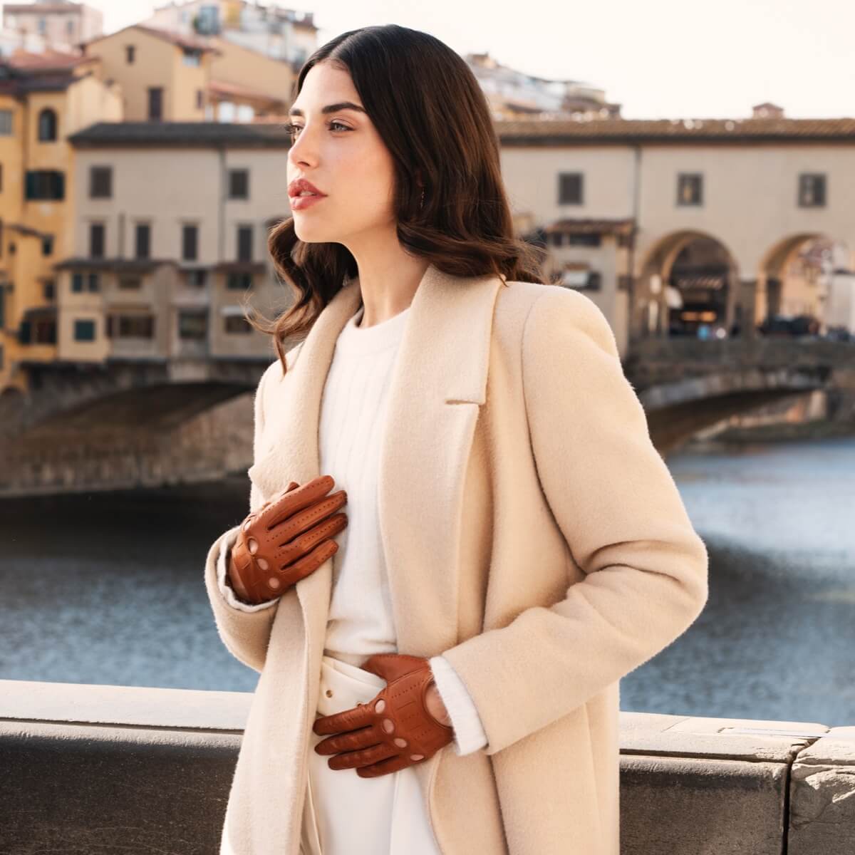 Roberta (cognac) - classic Italian lambskin leather driving gloves & touchscreen feature
Bellanzari- Luxury Leather Gloves - Handmade in Italy - 5