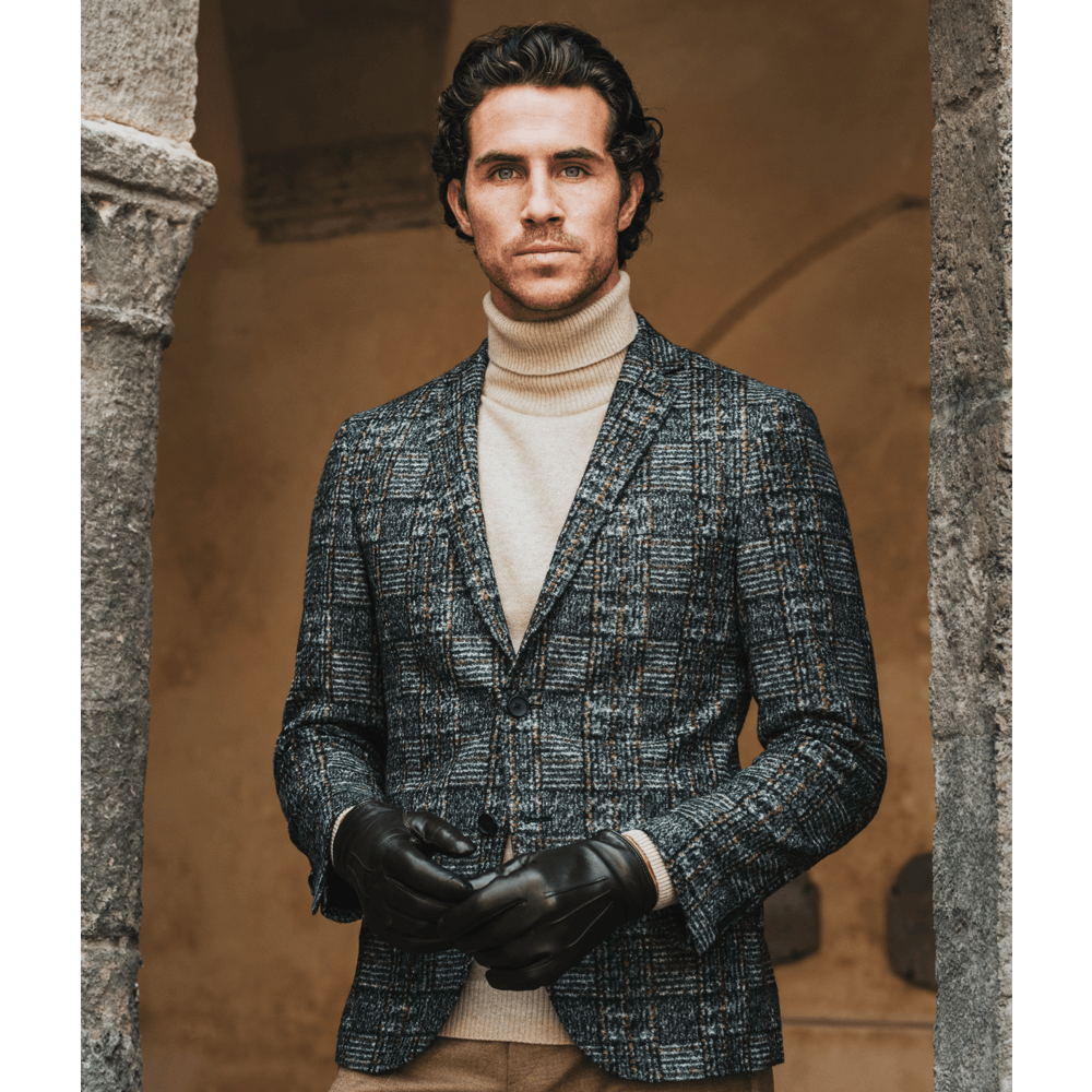 Stefano (black) - classic Italian lambskin leather gloves with cashmere lining - Bellanzari - Luxury Leather Gloves - Handmade in Italy - 6