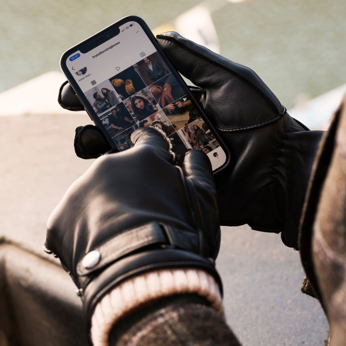 Alberto (black) - Italian lambskin leather gloves with cashmere lining & touchscreen feature - Bellanzari - Luxury Leather Gloves - Handmade in Italy - 7