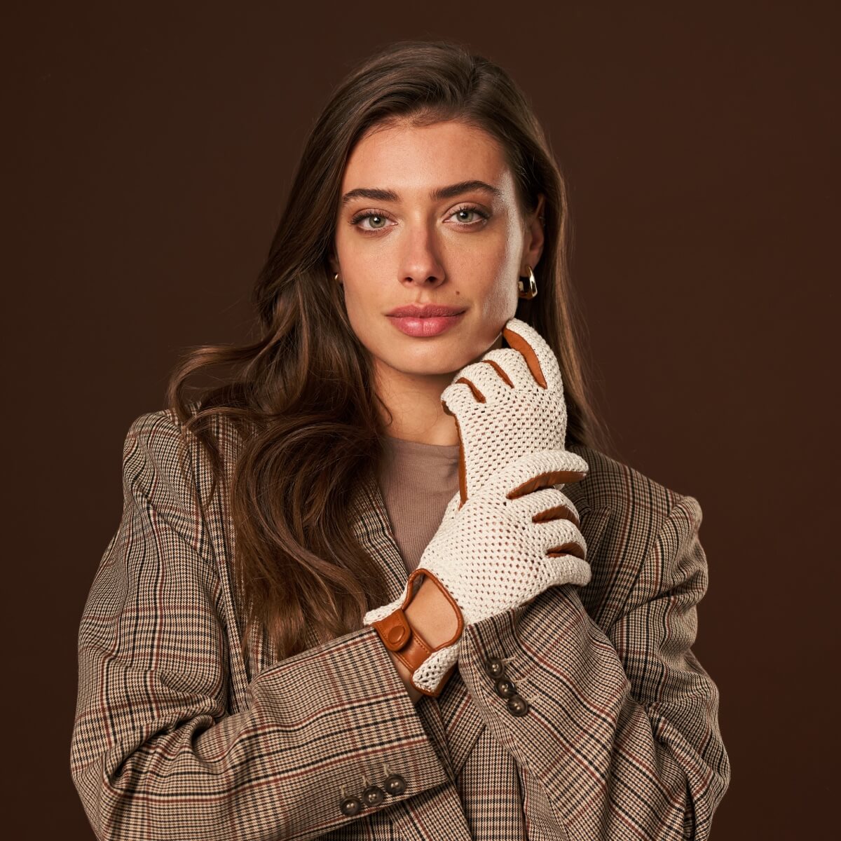 Bianca (cognac) - Hand-sewn Italian crochet driving gloves from lambskin leather - Bellanzari - Luxury Driving Gloves - Handmade in Italy - 10