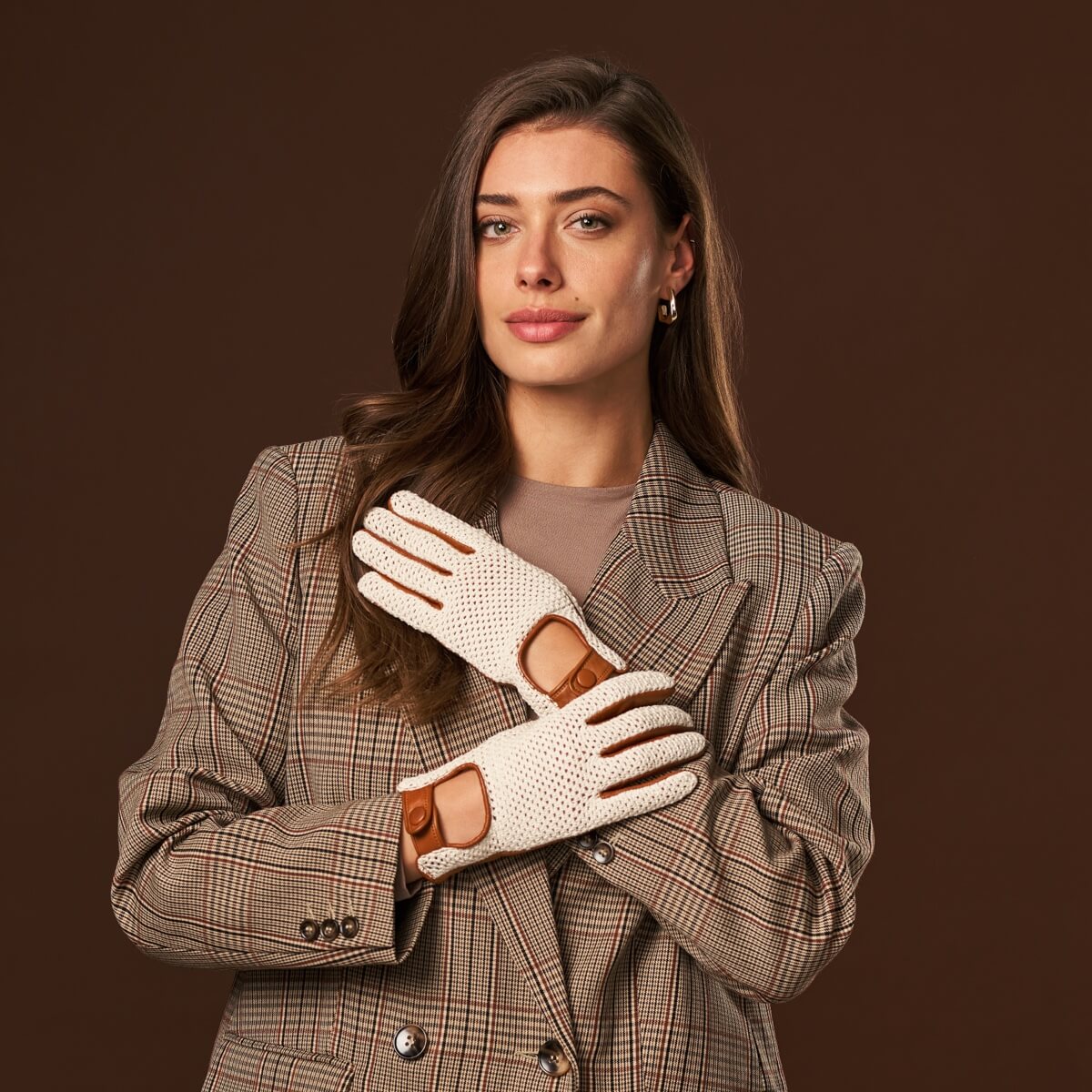 Bianca (cognac) - Hand-sewn Italian crochet driving gloves from lambskin leather - Bellanzari - Luxury Driving Gloves - Handmade in Italy - 4