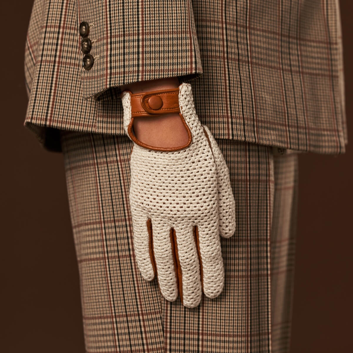 Bianca (cognac) - Hand-sewn Italian crochet driving gloves from lambskin leather - Bellanzari - Luxury Driving Gloves - Handmade in Italy - 6