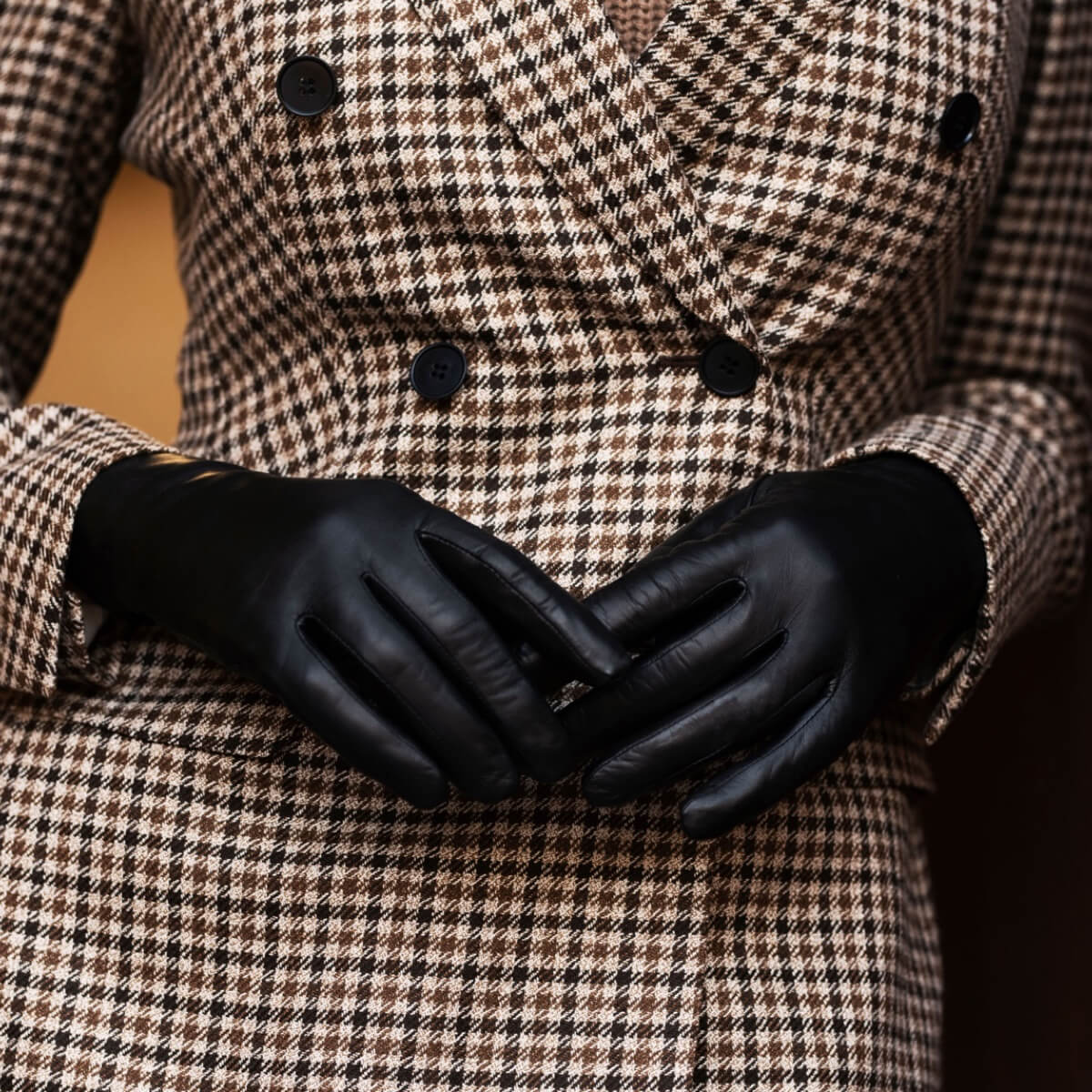 Diana (black) – Italian lambskin leather gloves with lambswool lining and touchscreen capability - Bellanzari - Luxury Leather Gloves - Handmade in Italy - 8