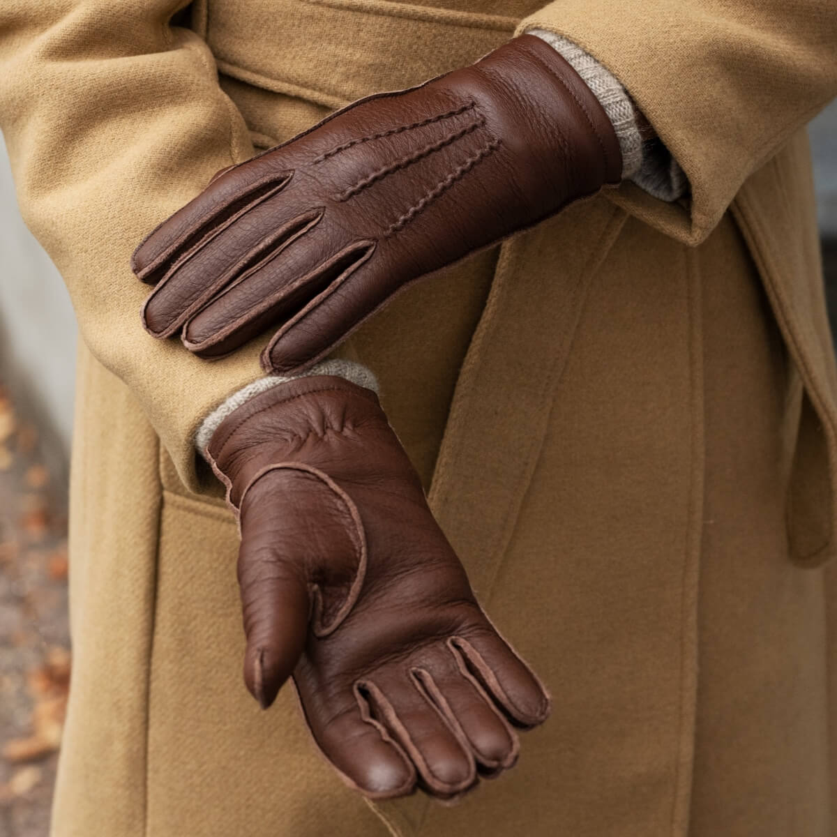 Nicoletta (brown) – Italian deerskin leather gloves with luxurious cashmere lining for women - Bellanzari - Luxury Leather Gloves - Handmade in Italy - 8