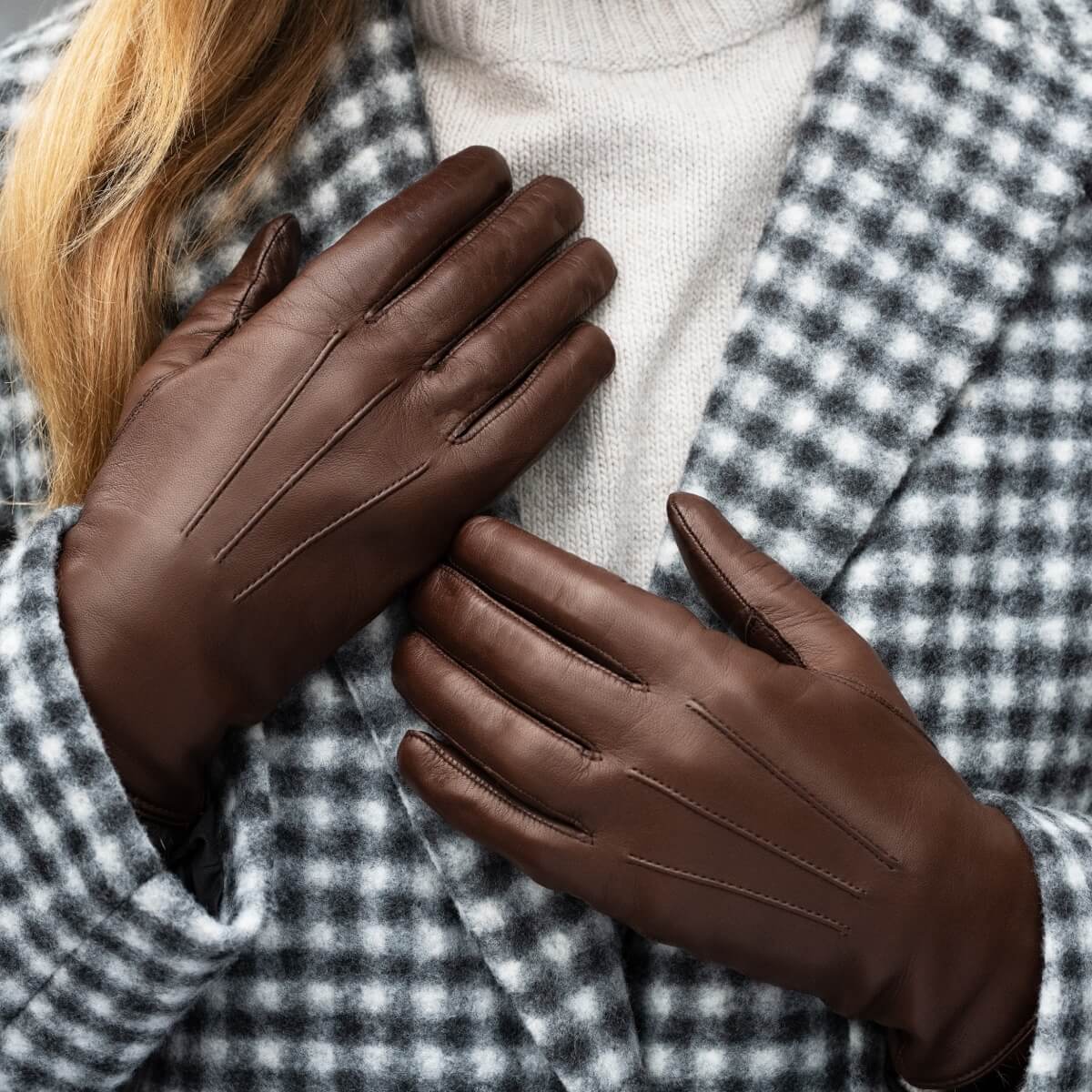 Raffaella (brown) - Italian lambskin leather gloves with brown rabbit fur lining - Bellanzari - Luxury Leather Gloves - Handmade in Italy - 7