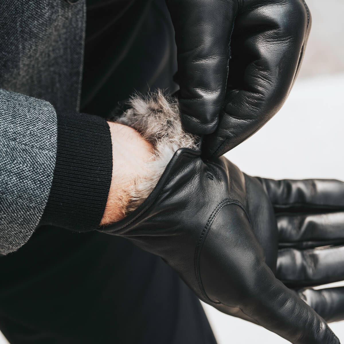 Sergio (black) - Italian lambskin leather gloves with brown rabbit fur lining - Bellanzari- Luxury Leather Gloves - Handmade in Italy - 6