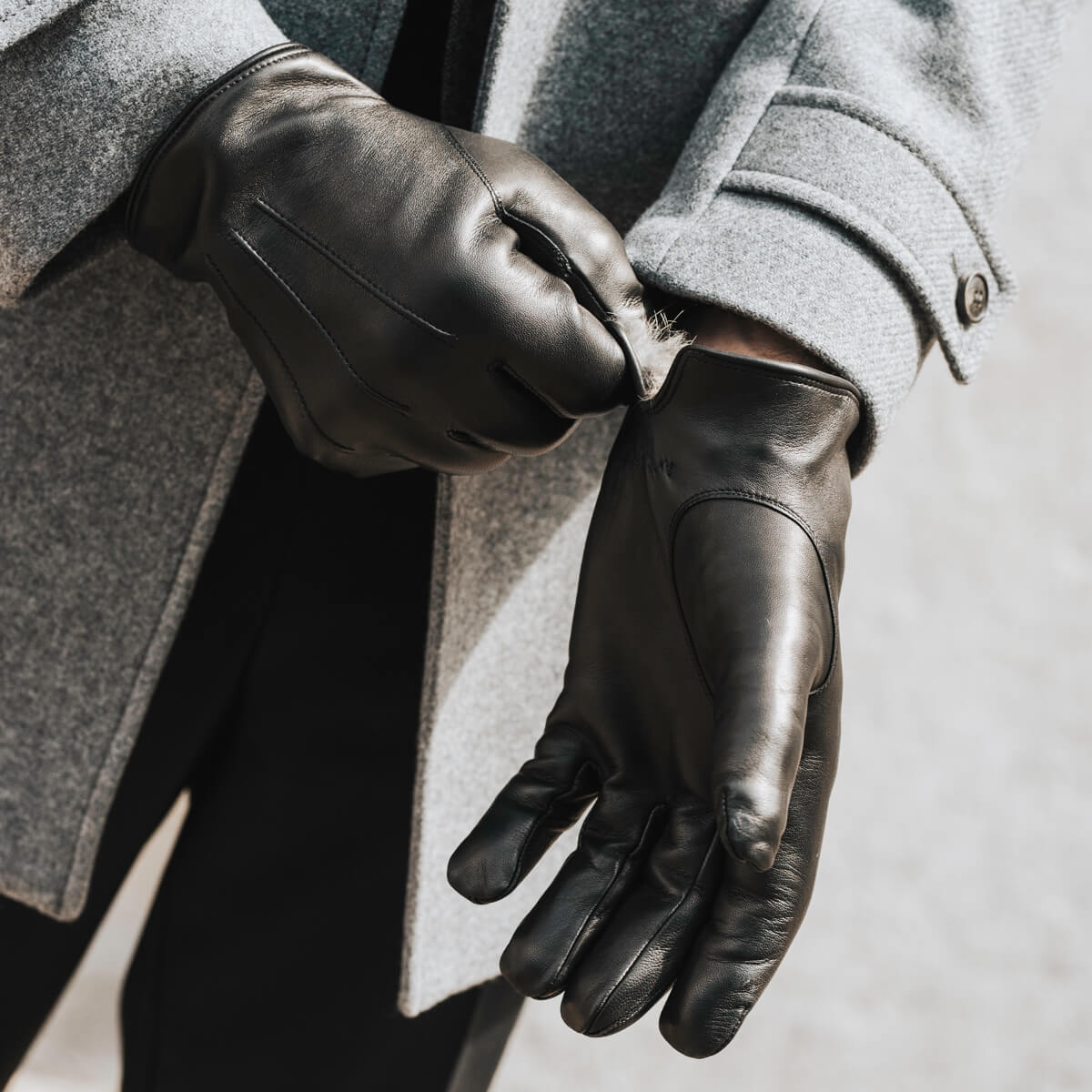 Sergio (black) - Italian lambskin leather gloves with brown rabbit fur lining - Bellanzari- Luxury Leather Gloves - Handmade in Italy - 9