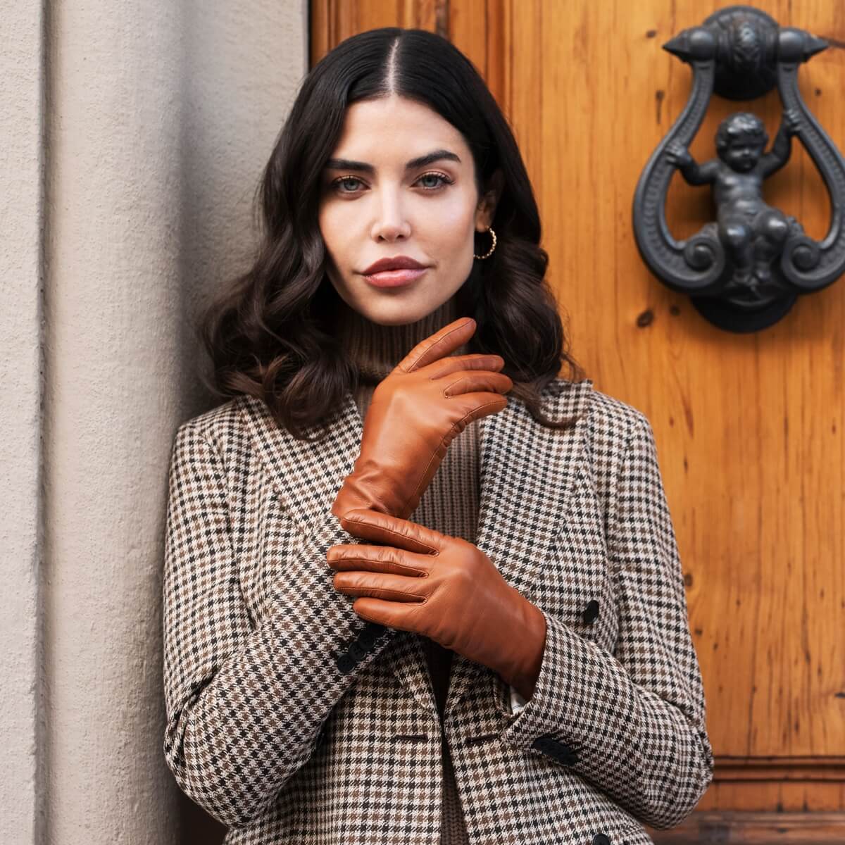 Valentina (cognac) - Italian lambskin leather gloves with cashmere lining - Bellanzari - Luxury Leather Gloves - Handmade in Italy - 4